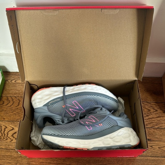 NEW IN BOX New Balance Fresh Foam X 840v1 Arctic Grey w Raspberry Sneakers - Picture 4 of 12